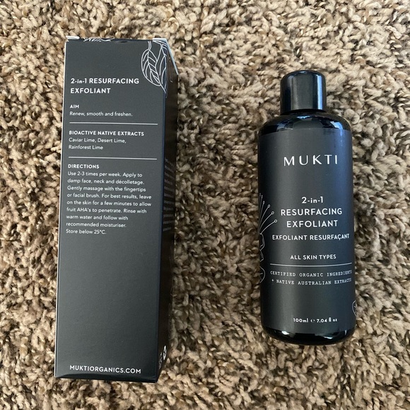 MUKTI 2-in-1 Resurfacing Exfoliant - Picture 3 of 4